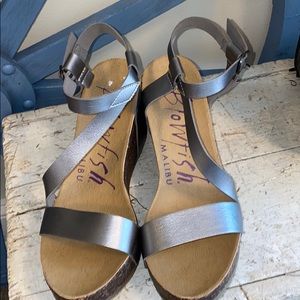 NWOT blowfish Malibu silver wedge Sandals!